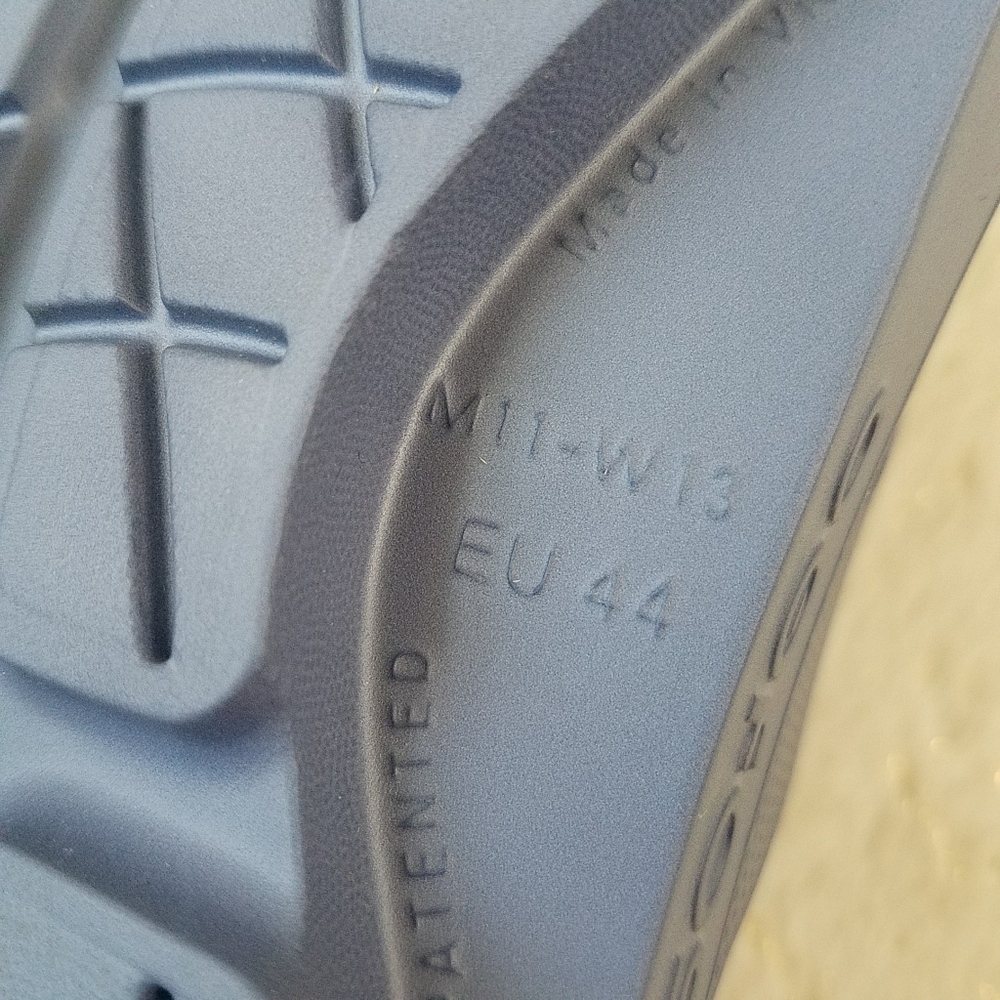 OOFOS Oocandoo Unisex Sandals in Water Drop - Picture 7 of 8